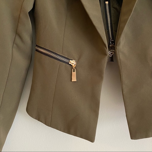 Revamped Cropped Trendy Blazer in Khaki/Army Green with Gold Hardware Sz S - Picture 3 of 8